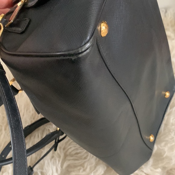 - PRADA leather - Picture 7 of 16